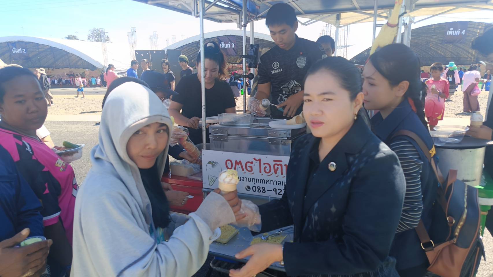 พช.บุรีรัมย์ - CDD MUEANG : GROWTH TEAM MUEANG BURIRAM 📢 จังหวัดบุรีรัมย์ - พช.เมืองบุรีรัมย์  ร่วมสนับสนุนช่วยบริการพี่น้องผู้ได้รับผลกระทบจากเหตุการณ์ การสู้รบตามแนวชายแดนจังหวัดบุรีรัมย์