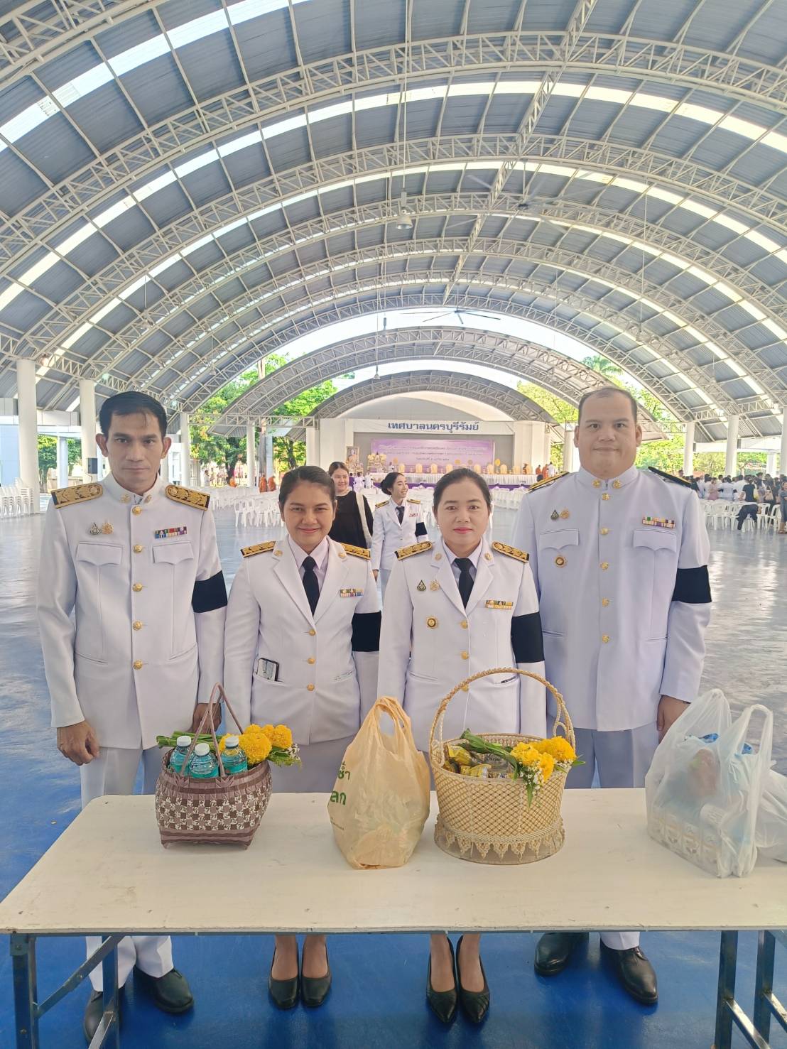 พช.บุรีรัมย์ - CDD MUEANG : GROWTH TEAM PLUS + MUEANG BURIRAM 📢 จังหวัดบุรีรัมย์ - พช.เมืองบุรีรัมย์ ร่วมพิธีทำบุญตักบาตรและพิธีถวายพระพรชัยมงคล เนื่องในโอกาสวันคล้ายวันพระราชสมภพ สมเด็จพระกนิษฐาธิราชเจ้า กรมสมเด็จพระเทพรัตนราชสุดาฯ สยามบรมราชกุมารี จังหวัดบุรีรัมย์