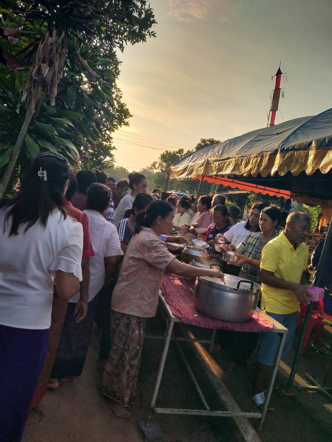 พช.บุรีรัมย์ - CDD MUEANG : GROWTH PLUS + TEAM MUEANG BURIRAM 📢 จังหวัดบุรีรัมย์ - พช.เมืองบุรีรัมย์ ติดตามและสนับสนุนวัดประชารัฐ สร้างสุข